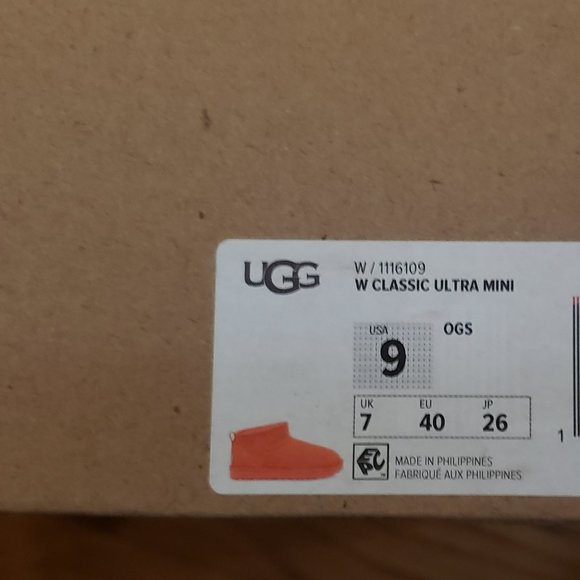 Uggs - Picture 4 of 8